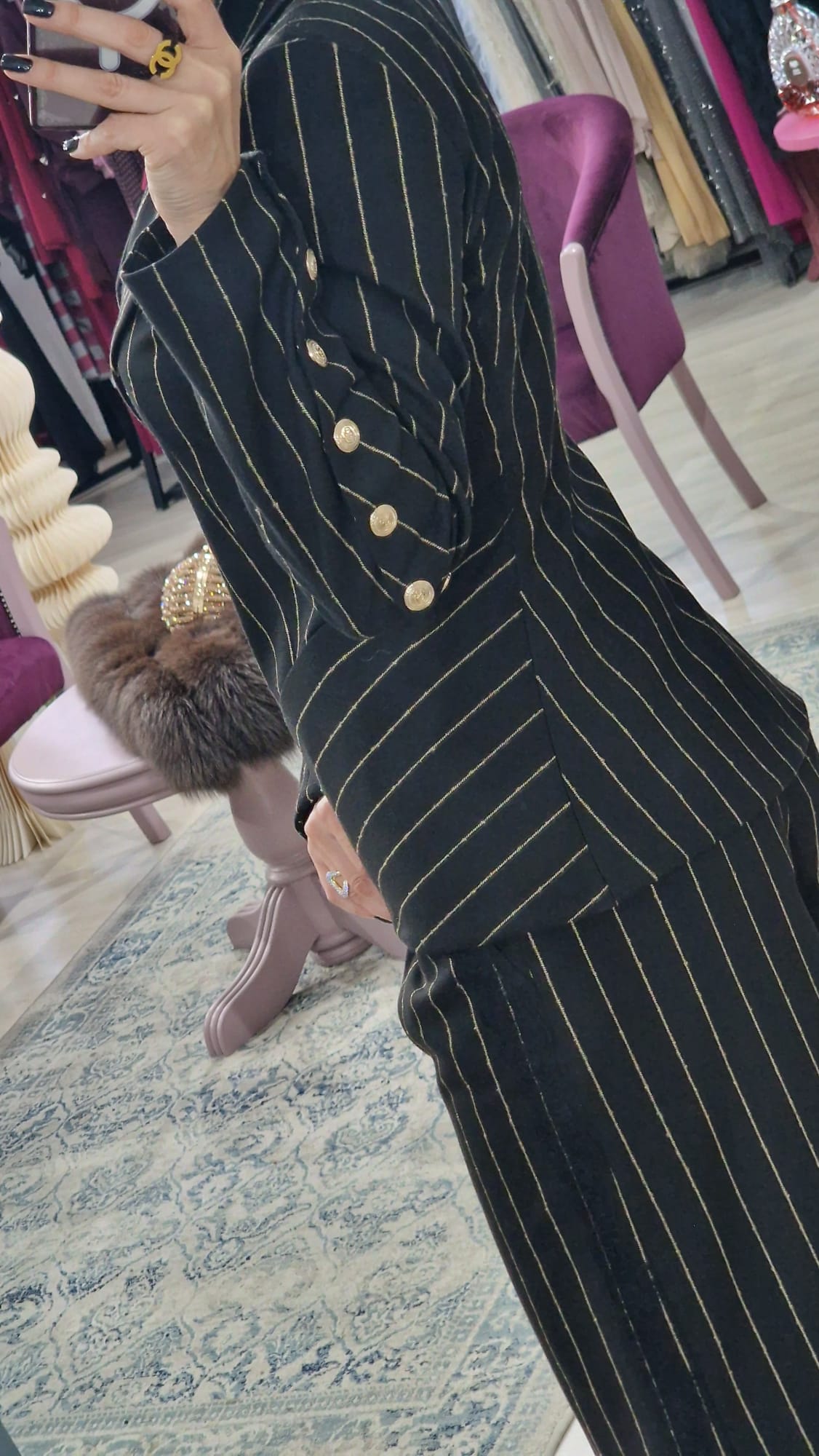 Compleu dama cu dungi aurii