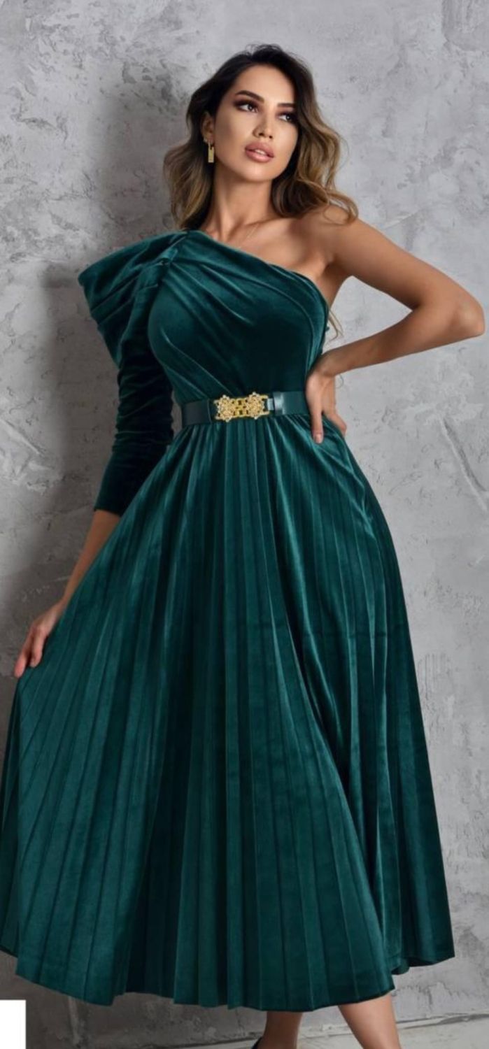 Rochie dama midi verde din catifea plisata 